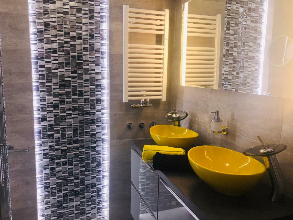 Apartament Elegance Yellow Rewal Dış mekan fotoğraf