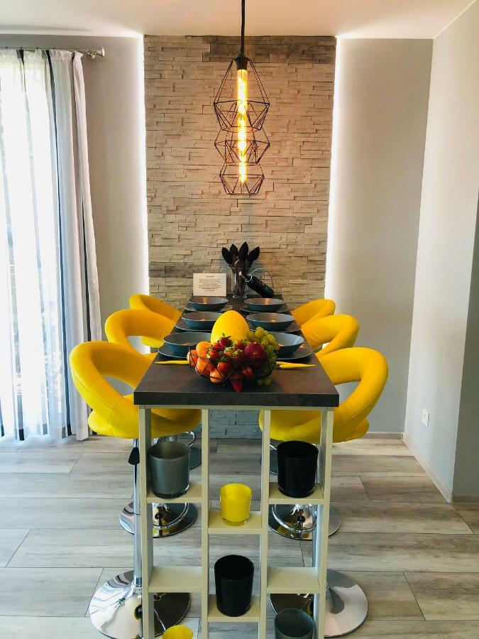 Apartament Elegance Yellow Rewal Dış mekan fotoğraf